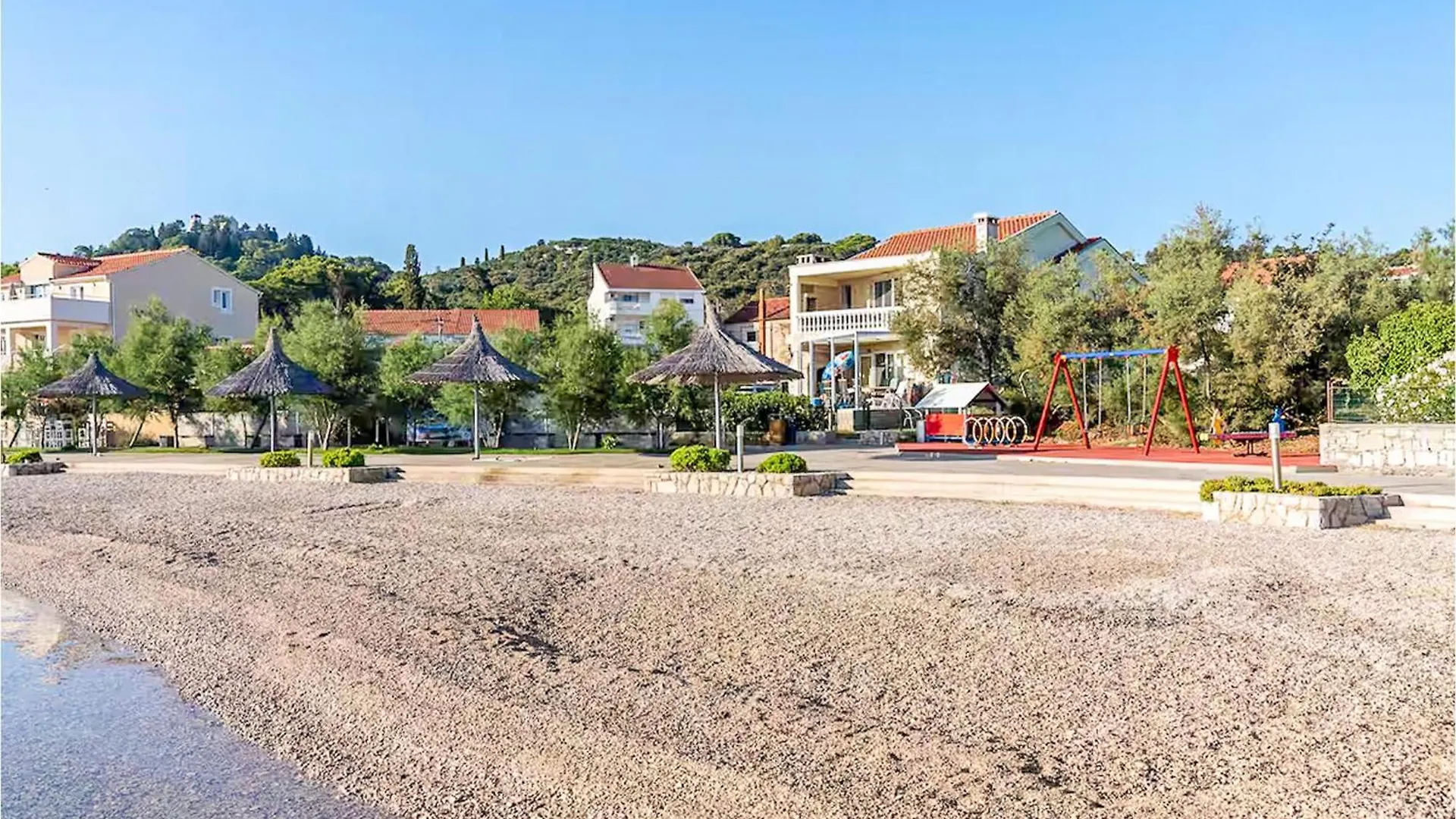 3 Bedroom Cozy Apartment In Ugrinic Ugrinići